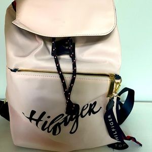 Tommy Hilfiger signature synch bag!